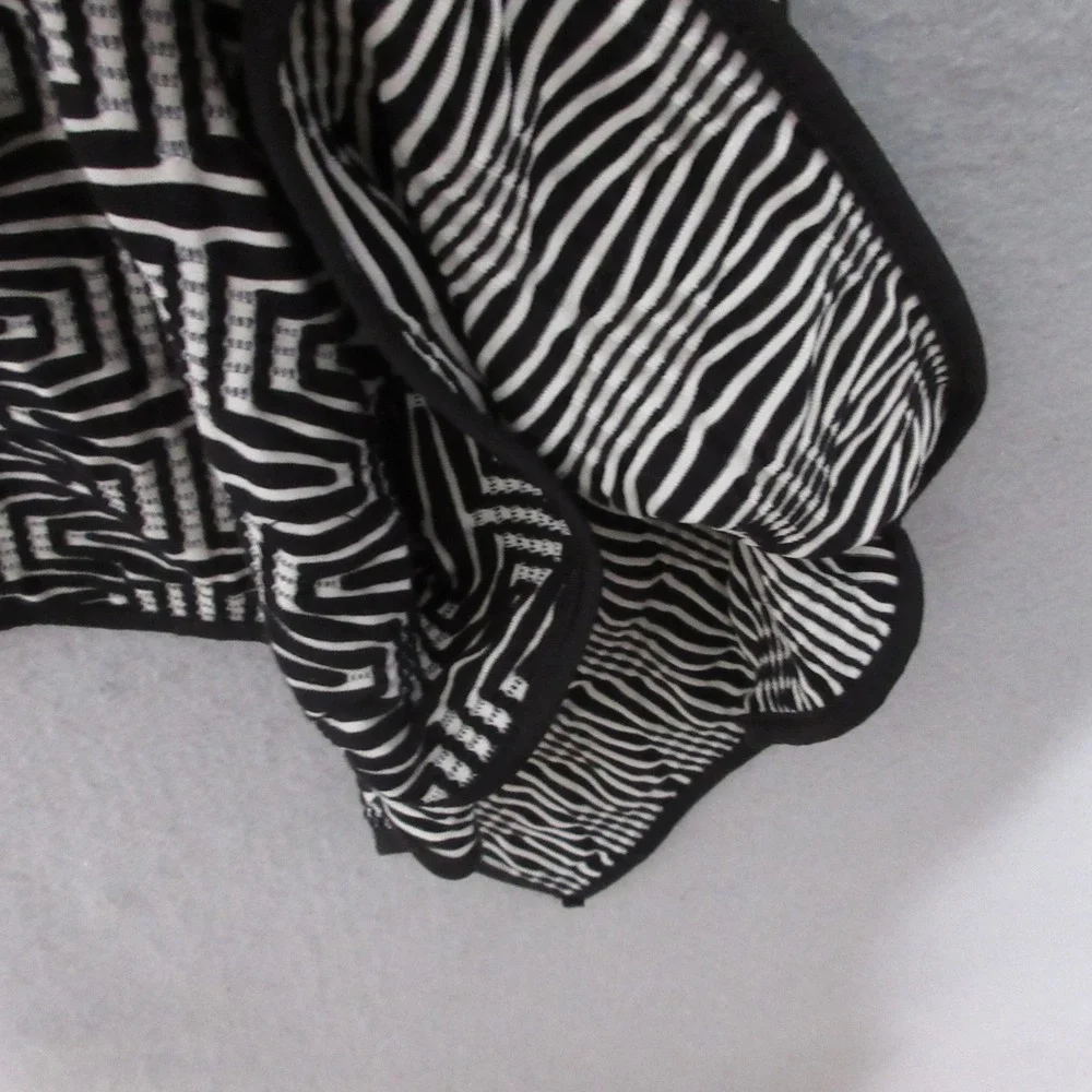 Ali Miles Top Tunic Medium Black White Geometric‎ Artsy Asymmetrical Lagenlook